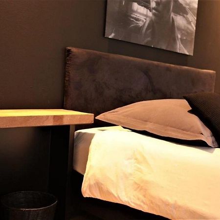 Accademia00 Bed & Breakfast มาสทริชท์ ภายนอก รูปภาพ