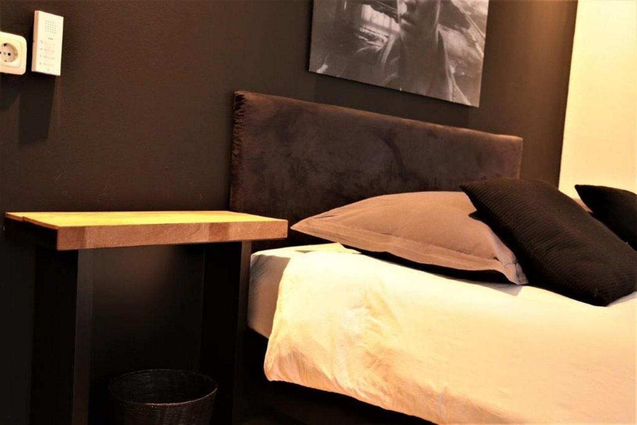 Accademia00 Bed & Breakfast มาสทริชท์ ภายนอก รูปภาพ